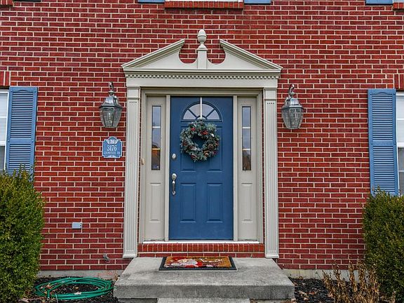 3rd image of 3176 Crowfoot Dr