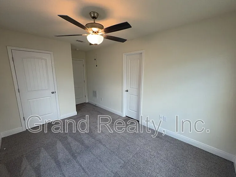 4393 Village Oak Ln — Photo 20