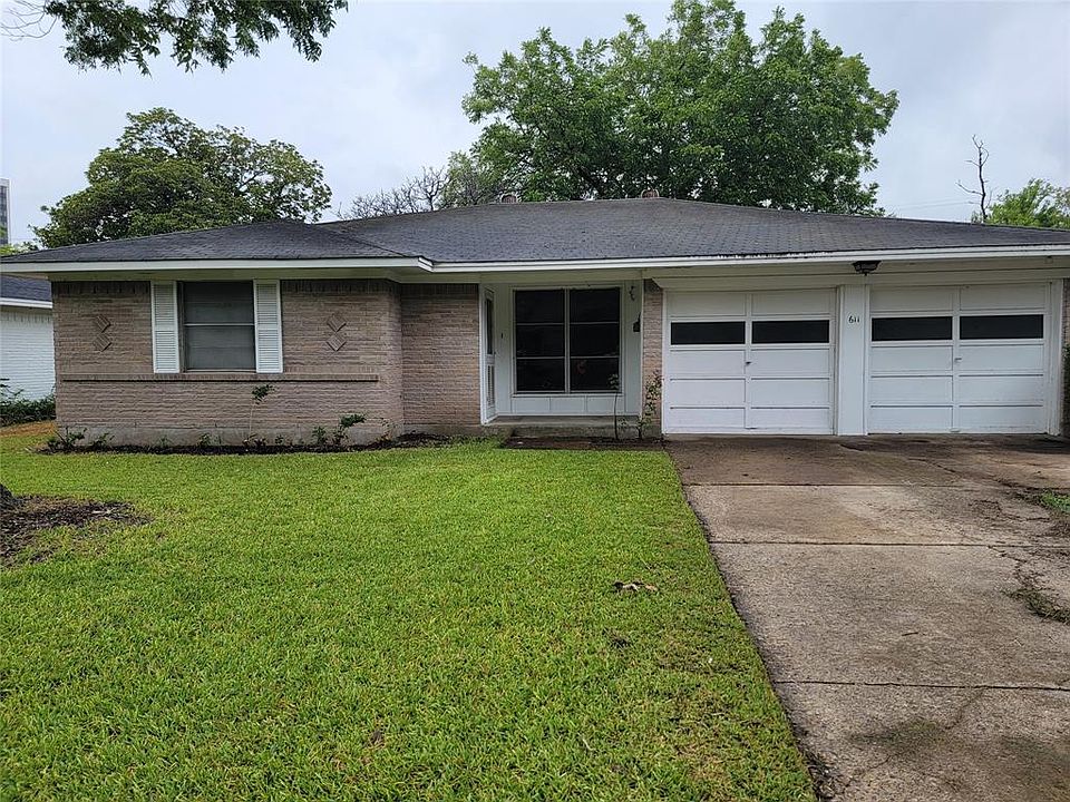 1st image of 611 N Cottonwood Dr