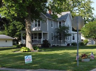 210 S Pine St, New London, IA 52645