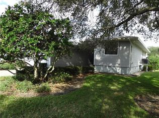 1009 Lake Avoca Pl, Tarpon Springs, FL 34689