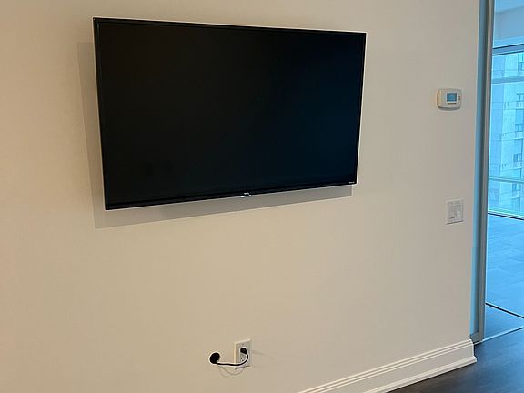 3rd image of 2191 Yonge St #803