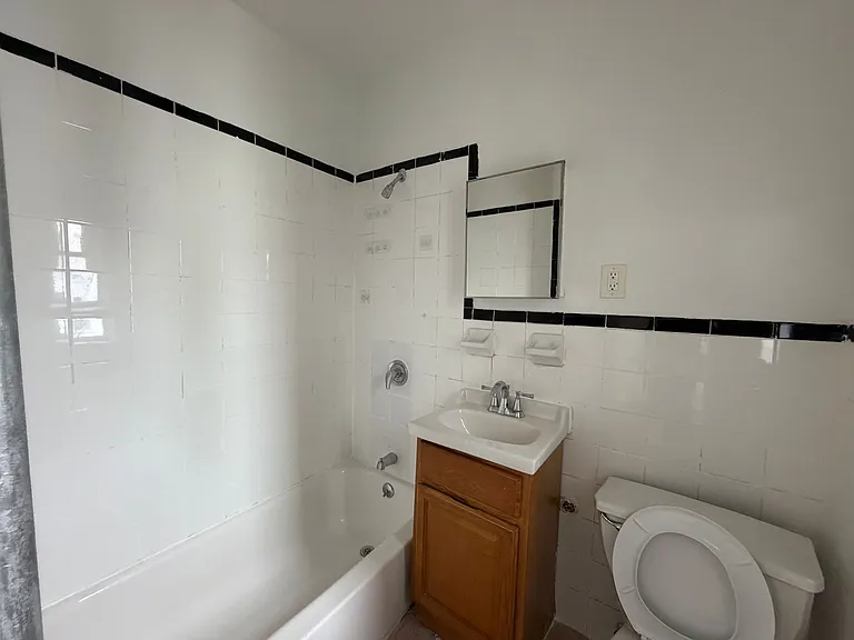 1250 Morris Ave #5D — Photo 7