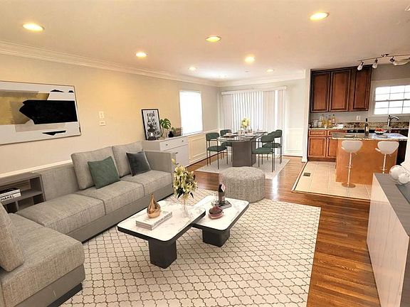 This picture is virtual stagged