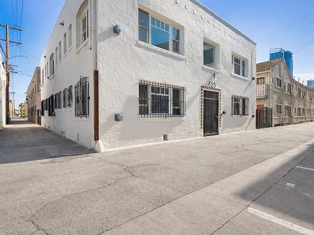 623 E Broadway #5 — Photo 6