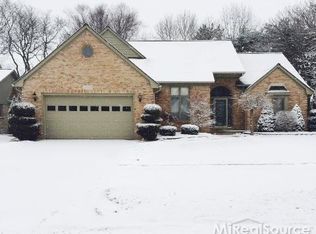 17093 Huntington Woods Dr, Macomb, MI 48042