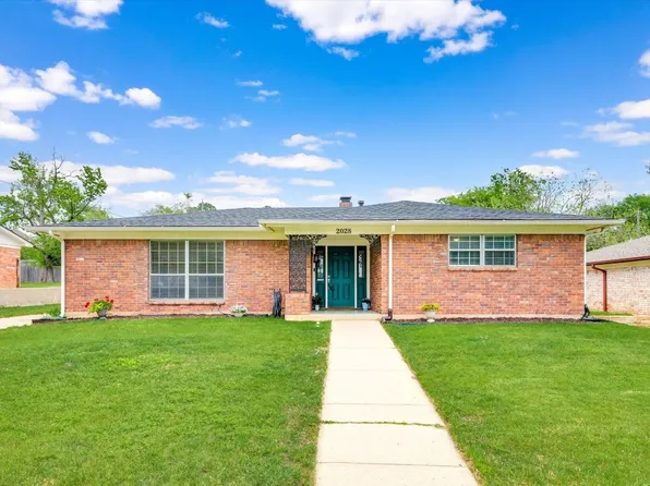 2028 Sage Trl, Hurst, TX 76054