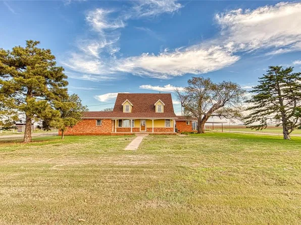 38470 E County Road 1450 Rd, Granite, OK 73547