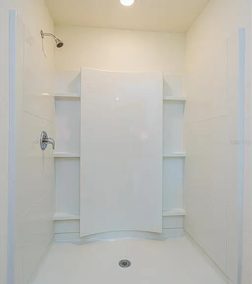 352 Towns Cir — Photo 15