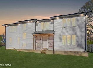 175 Ampere Ave, Oakhurst, NJ 07755