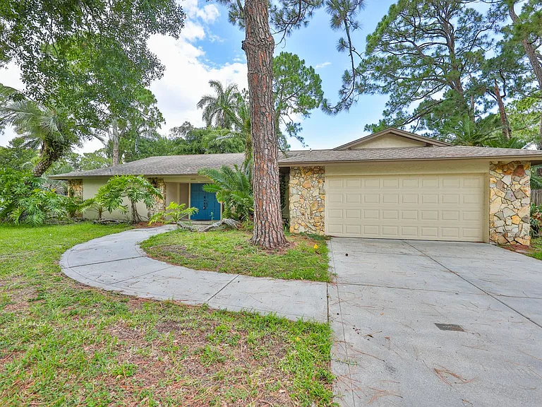 2823 Heron Pl — Photo 3