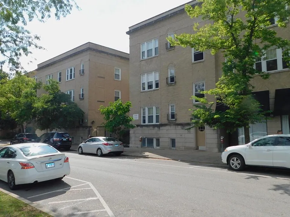 2542-62 Prairie Ave