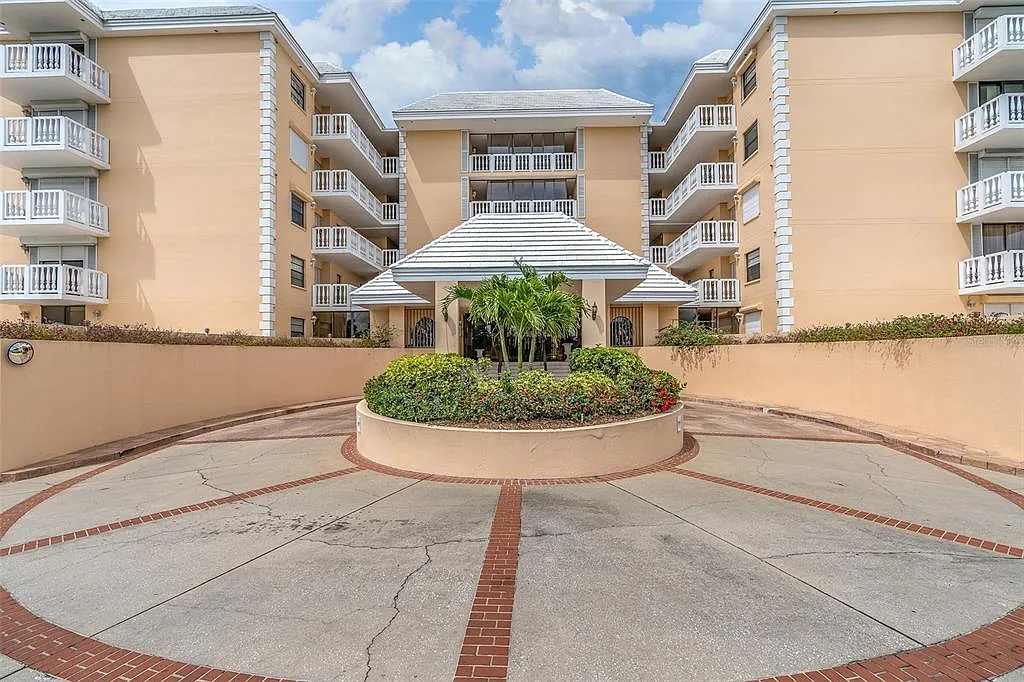 2 bed, 2.5 bath, 2070 sqft, $7,000 — Photo 1