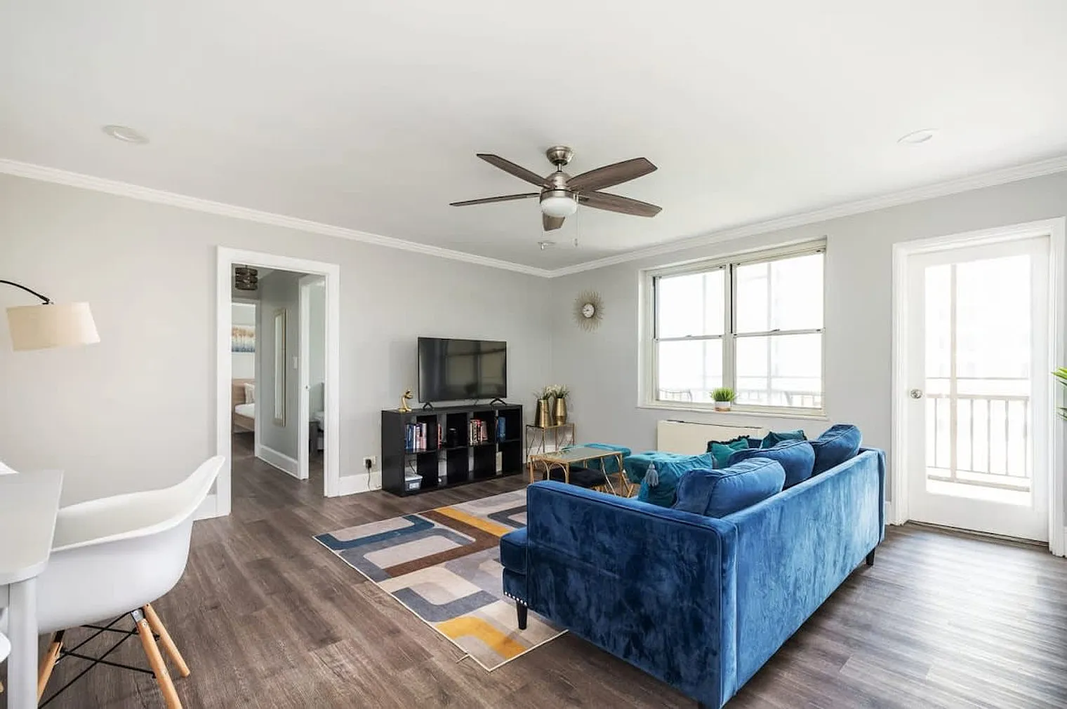 2 bed, 1.0 bath, 796 sqft, $3,867 — Photo 3