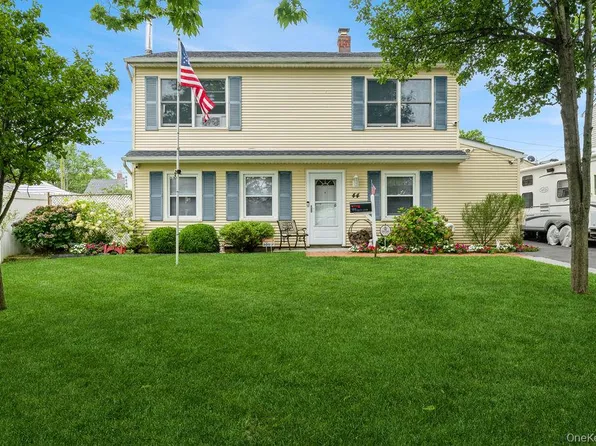 44 Rock Lane, Levittown, NY 11756