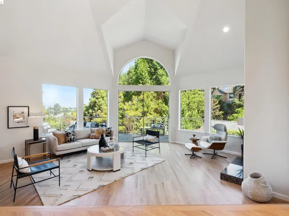 5543 Golden Gate Ave, Oakland, CA 94618