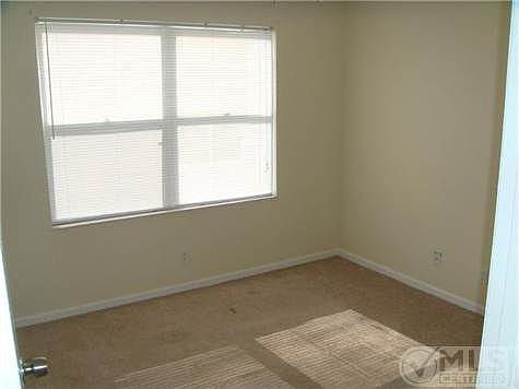 3rd image of 3946 Circle Lake Dr