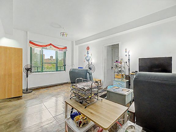3rd image of 1705 Purdy St APT 7F