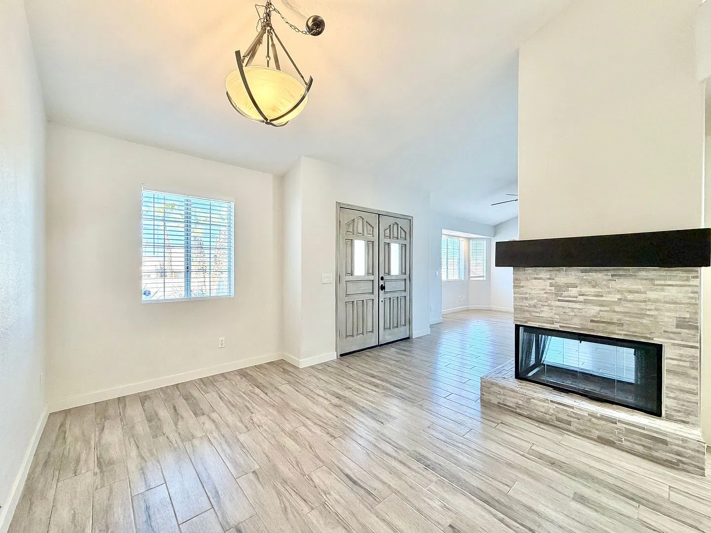 Coming Soon! Beautiful 3 Bedroom 2 Bathroom Home In la Quinta Cove — Photo 2