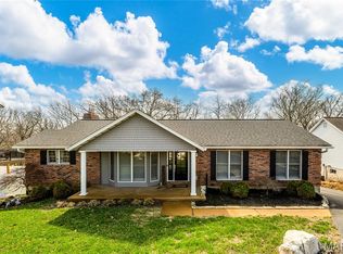 5018 Ringer Rd, Saint Louis, MO 63129