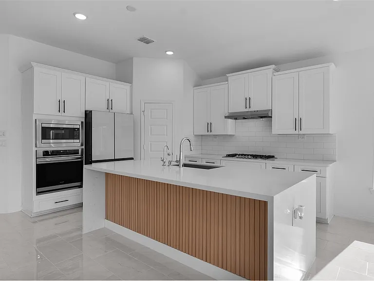 13710 Duro Bluff Dr — Photo 1