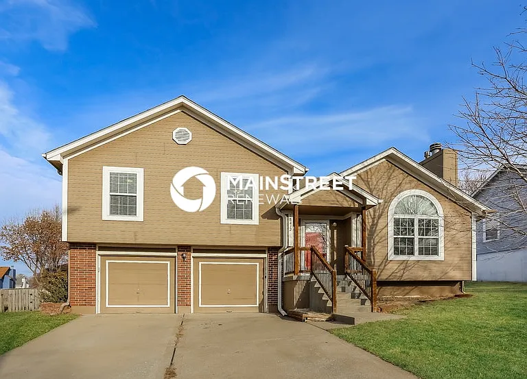 18412 E Blackhawk Trl — Photo 1