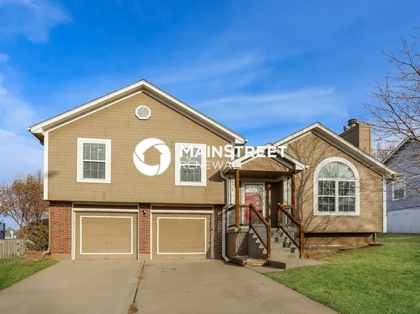 18412 E Blackhawk Trl, Independence, MO 64056