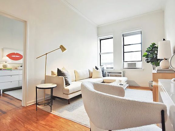 2nd image of 218 W 79th St APT 4F