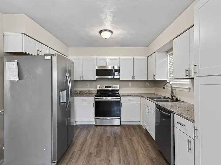 9287 Hickory St — Photo 3