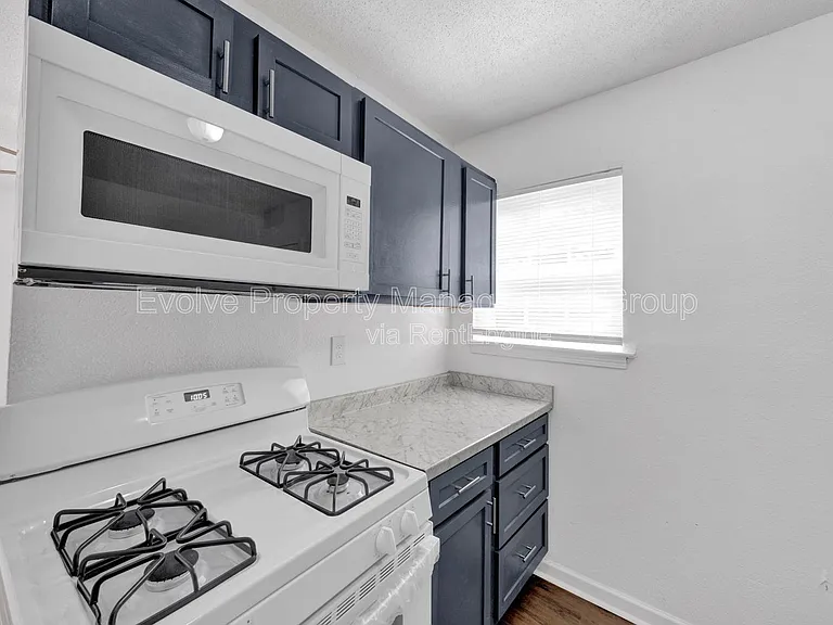 2966 Yale Ave #7 — Photo 6
