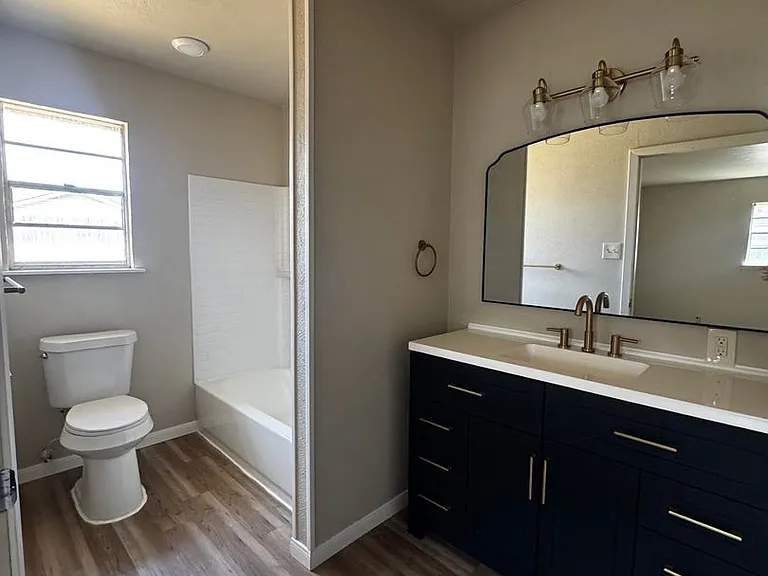 3208 Durant Dr — Photo 17