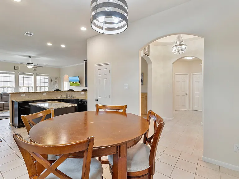 16911 Savannah Park Dr — Photo 11