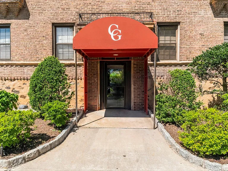 14 N Chatsworth Ave #1K — Photo 2