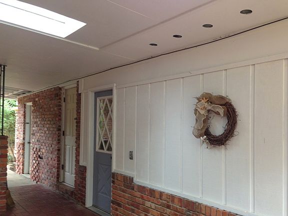 Breezeway with skylights