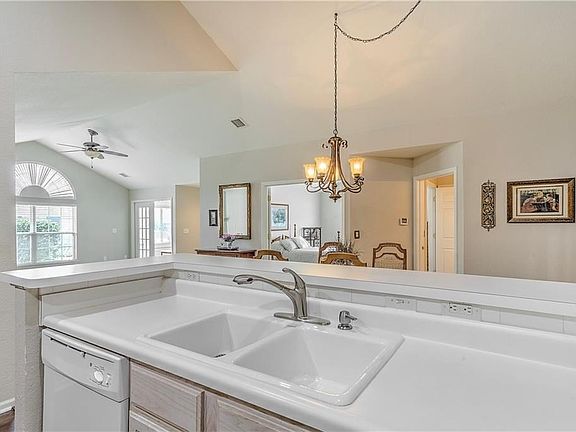 4th image of 6117 NE Kensington Dr #28-B
