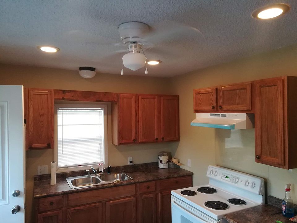 2nd image of 220 Vance Ave