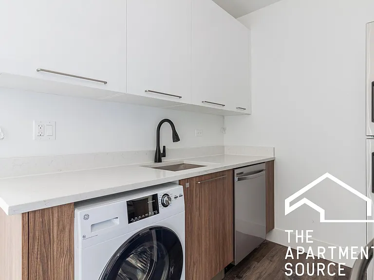 941 W Carmen Ave #106 — Photo 3