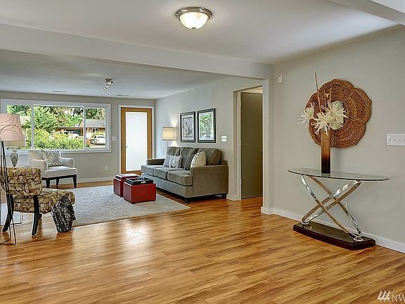 4th image of 14037 20th Ave NE