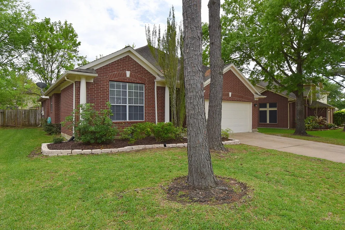 Photo 2 of 34 - 20415 Lone Star Oak St - Cypress, TX Building Photo - 20415 Lone Star Oak St