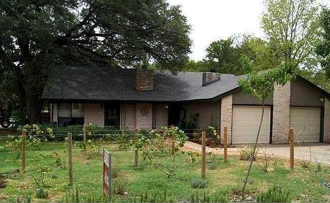 1st image of 1001 Westwood Dr #A