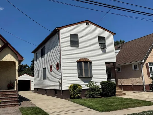962 Gabriel Avenue, Franklin Square, NY 11010