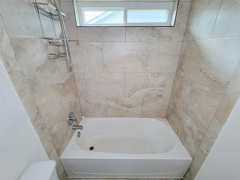 8103 Wind Forest Dr — Photo 27