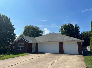 3807 SW Surrey Ave, Bentonville, AR 72712