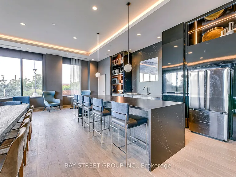 95 Dundas St W #107 — Photo 31