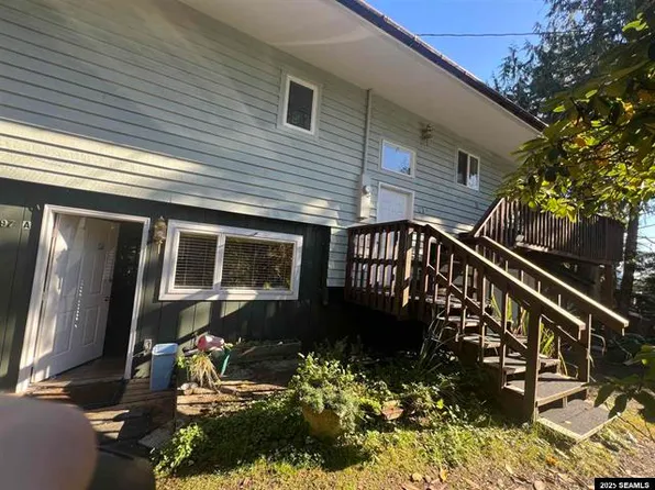 97 Huckleberry Cir #A, Ketchikan, AK 99901