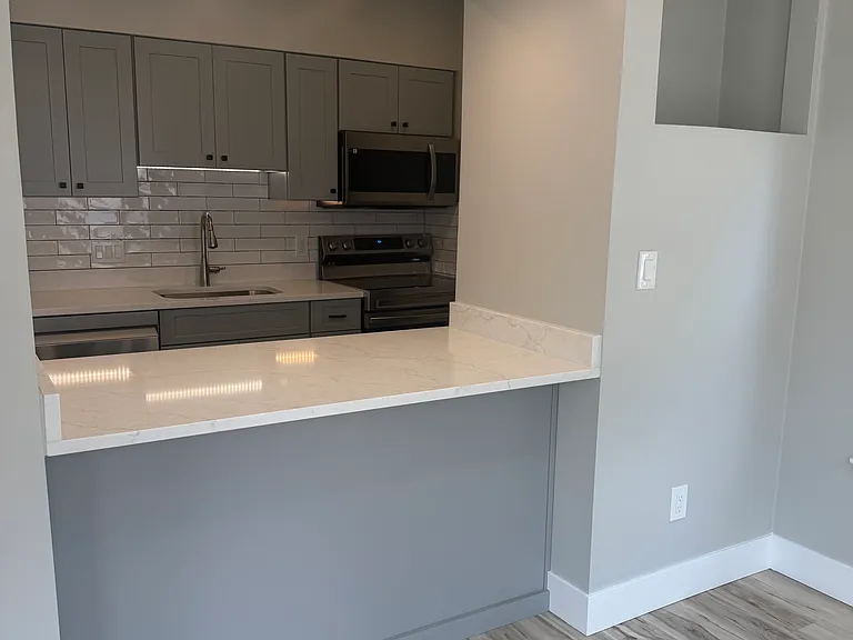 280 Main St #2R — Photo 2