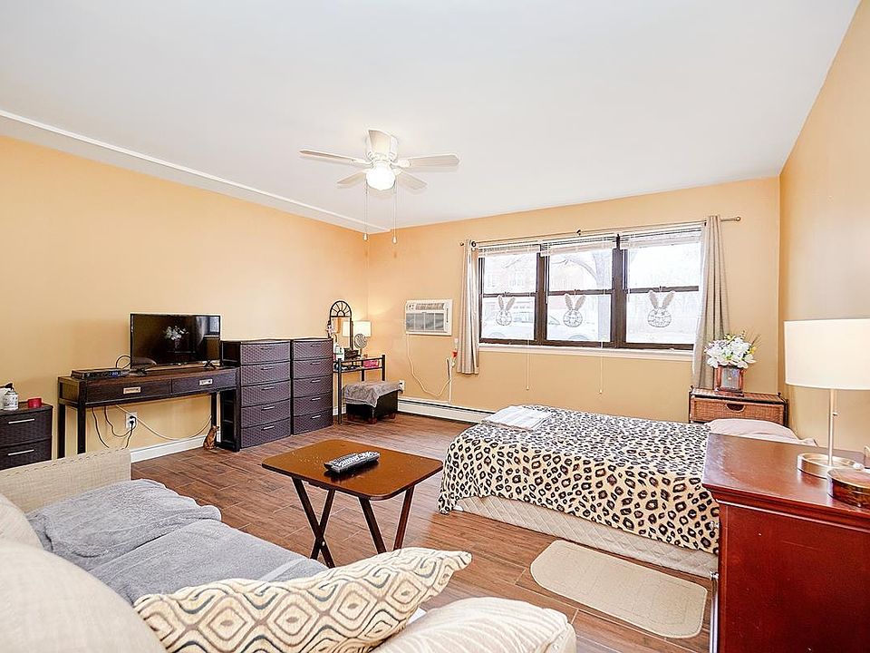 1st image of 7816 153rd Ave APT B