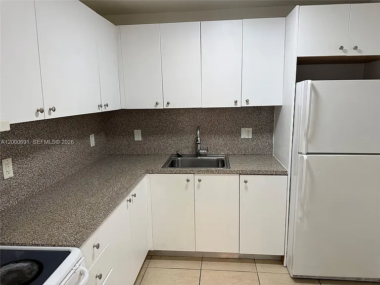 15201 NE 6th Ave #C304 — Photo 2