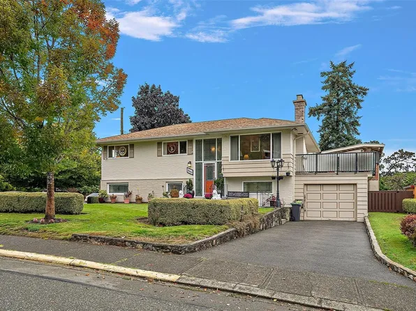 844 Rockheights Ave, Esquimalt, BC V9A 6J6