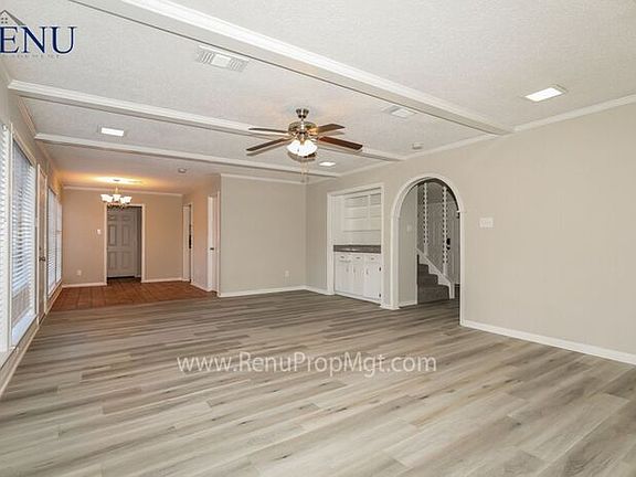 3rd image of 5807 Miller Valley Dr